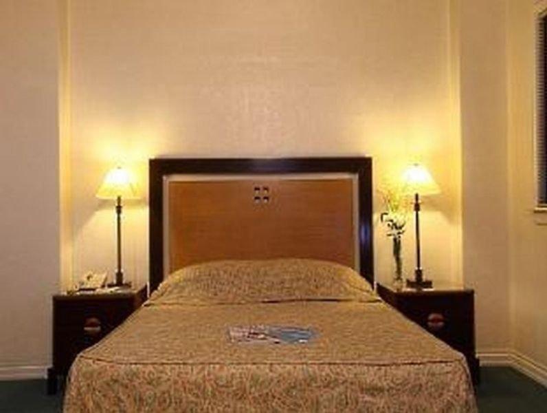 Sunny Bay Suites Manila Exterior foto