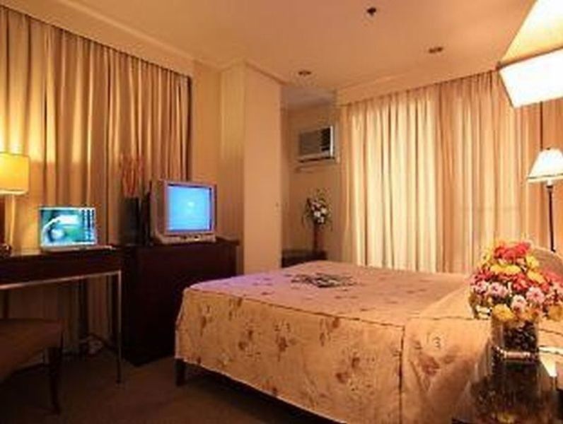 Sunny Bay Suites Manila Exterior foto