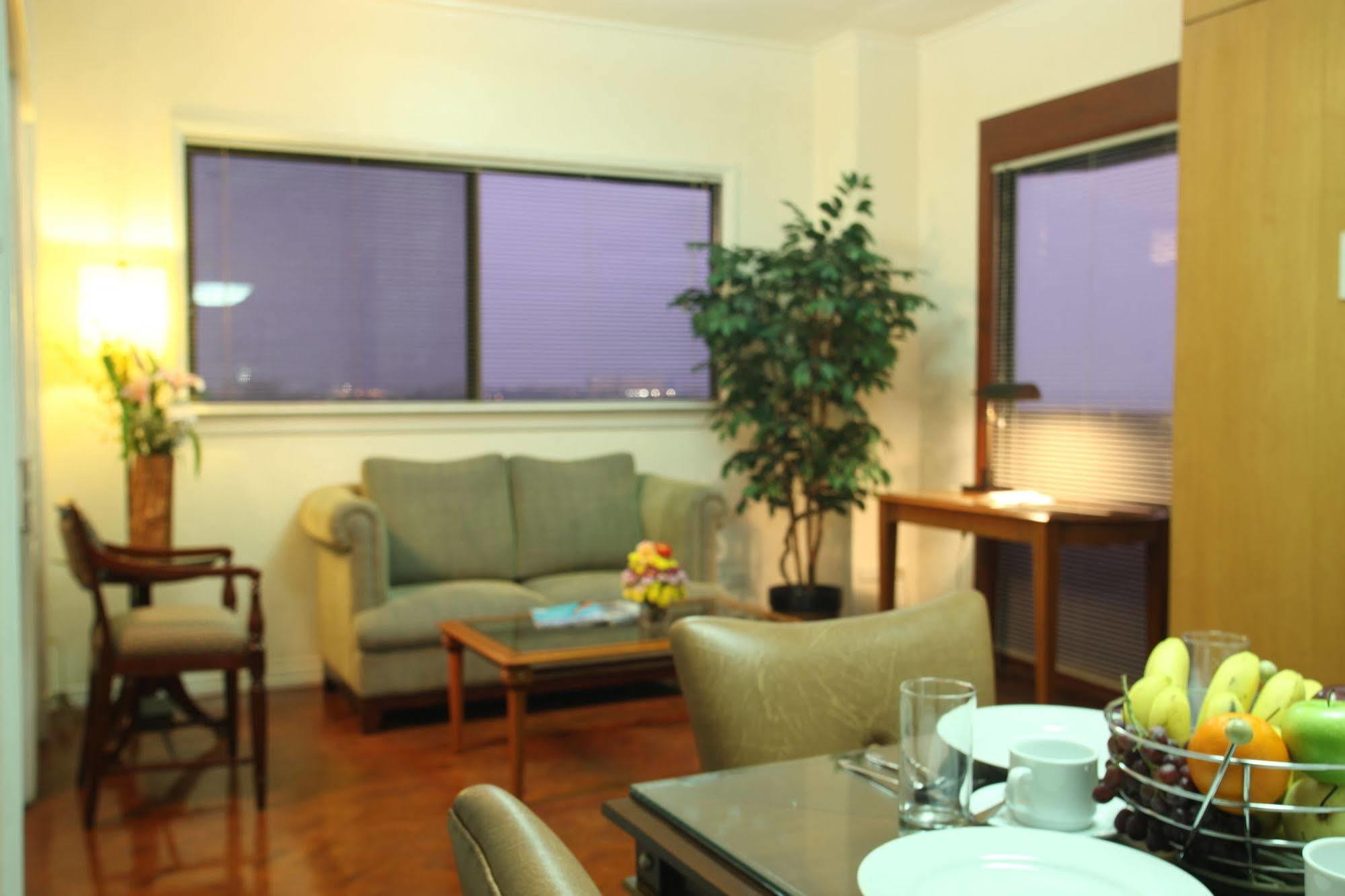 Sunny Bay Suites Manila Exterior foto